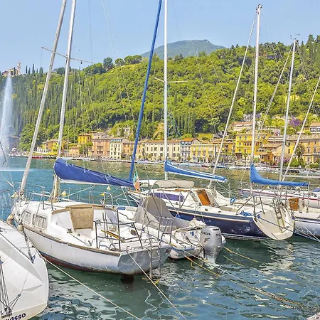 Cozy In Castelletto Di Brenz Lägenhet Pai