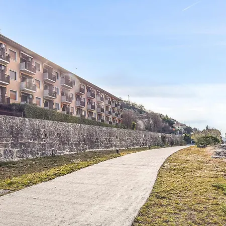 Lägenhet Cozy In Castelletto Di Brenz